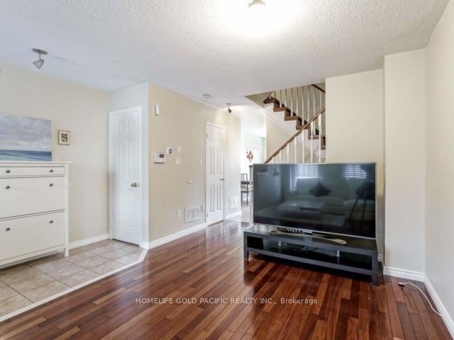 62 Baffin Court, Richmond Hill, ON L4B 4J7 photo 4