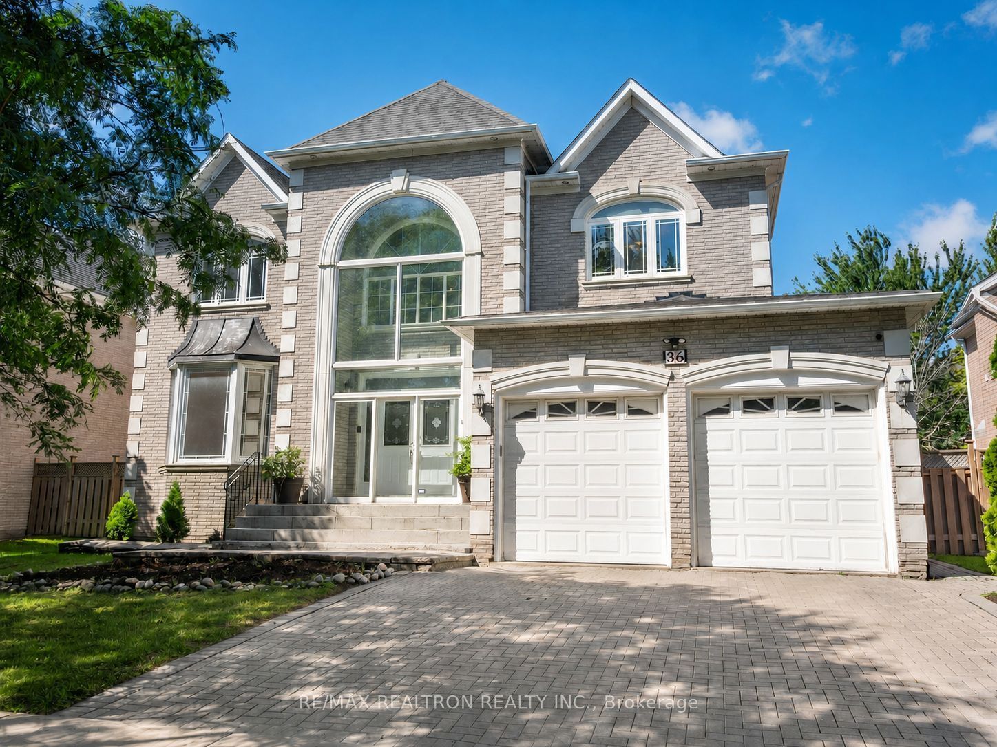 36 Fern Avenue, Richmond Hill, ON L4B 3R5 photo 2