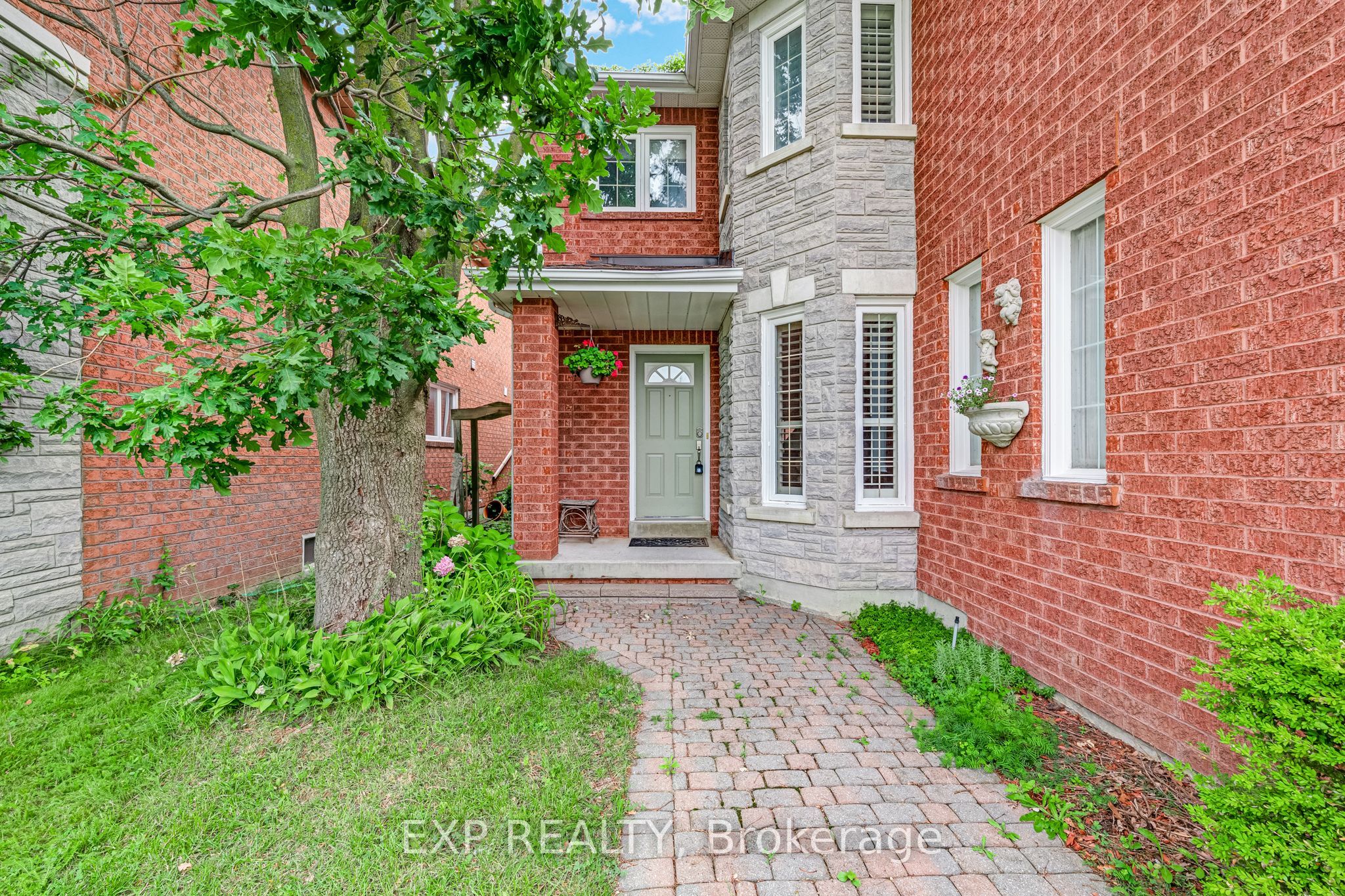 591 Plantation Gate, Newmarket, ON L3X 2C2 photo 3