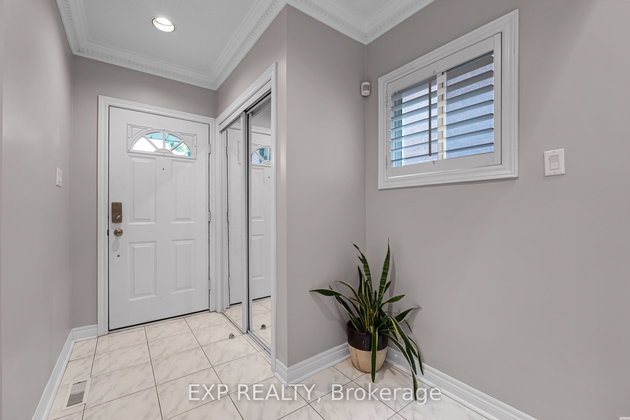 591 Plantation Gate, Newmarket, ON L3X 2C2 photo 4