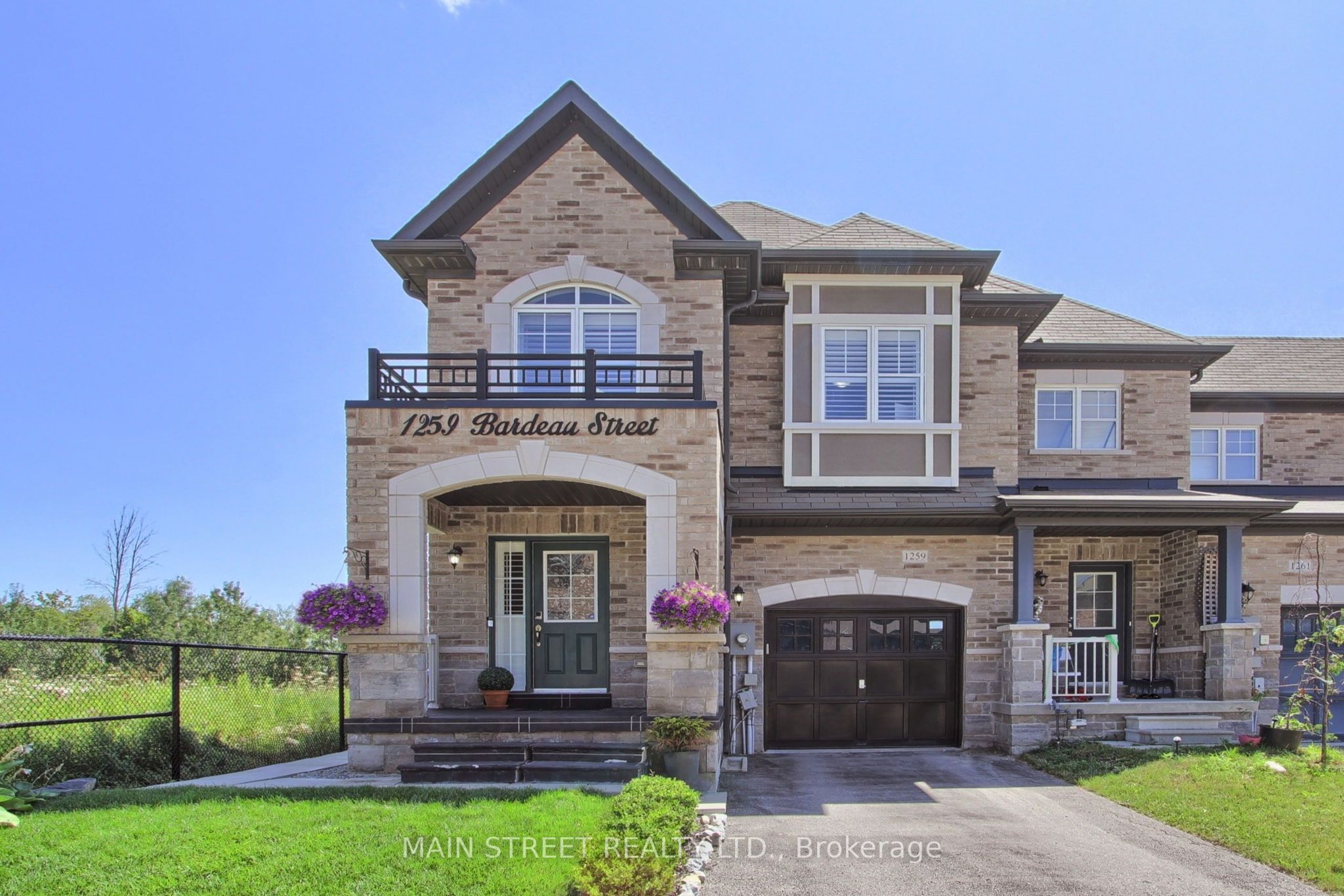 1259 Bardeau Street, Innisfil, ON L0L 1W0