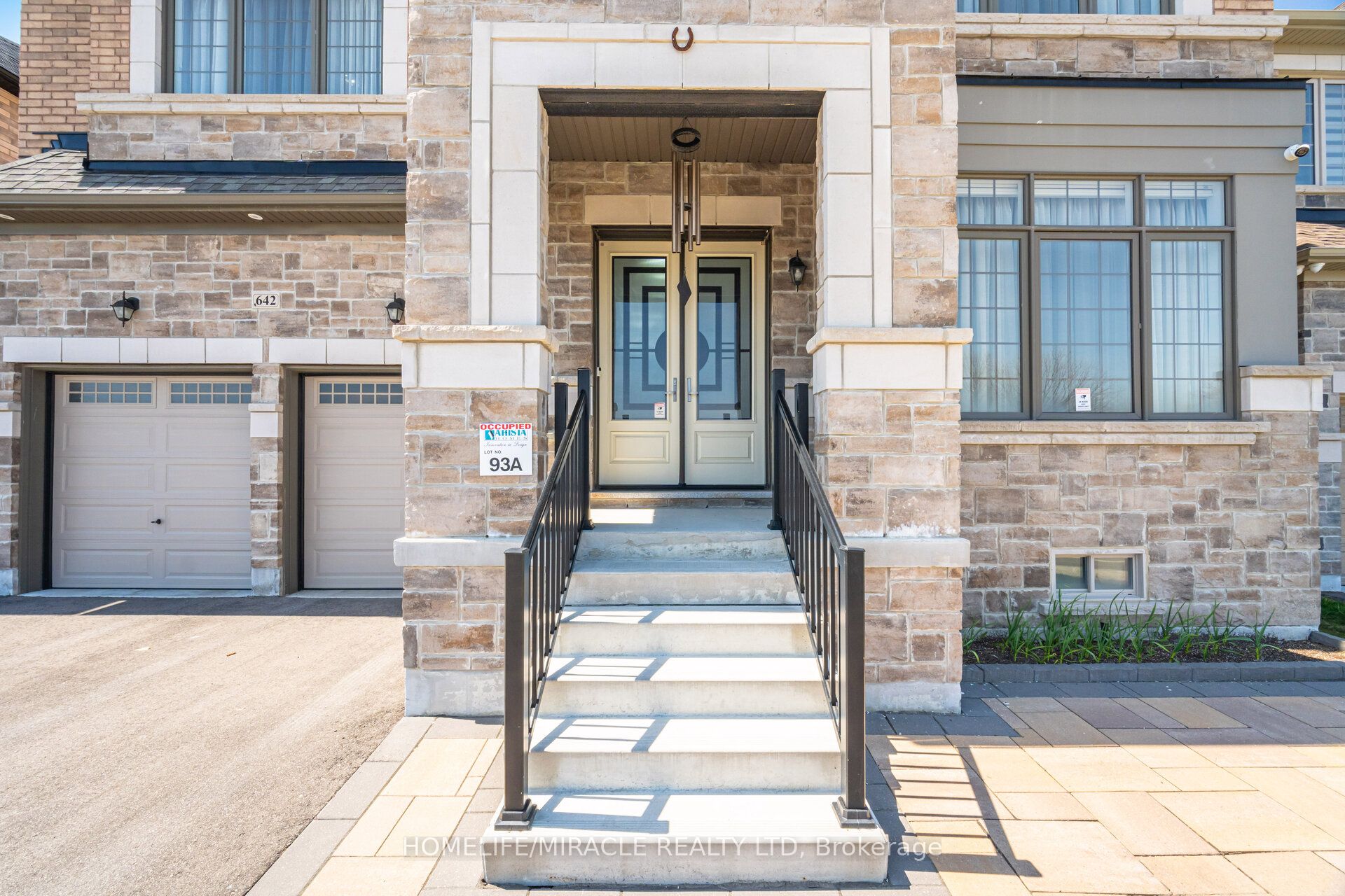 642 Barons Street, Vaughan, ON L4H 5C5 photo 2
