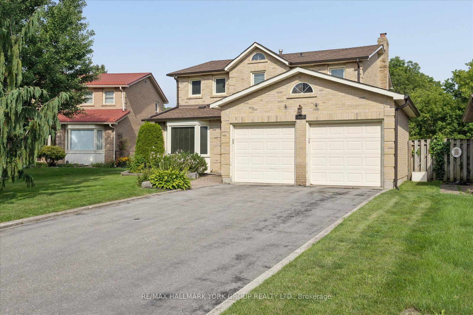 306 Erin Trail, Newmarket, ON L3Y 6K1 photo 2