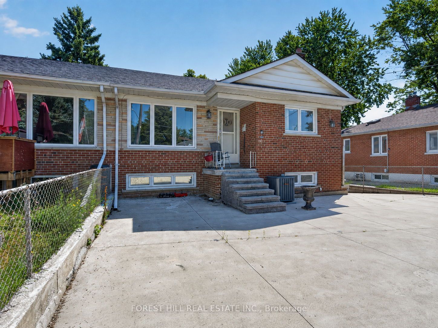 361 Blue Grass Boulevard, Richmond Hill, ON L4C 3H3 photo 2