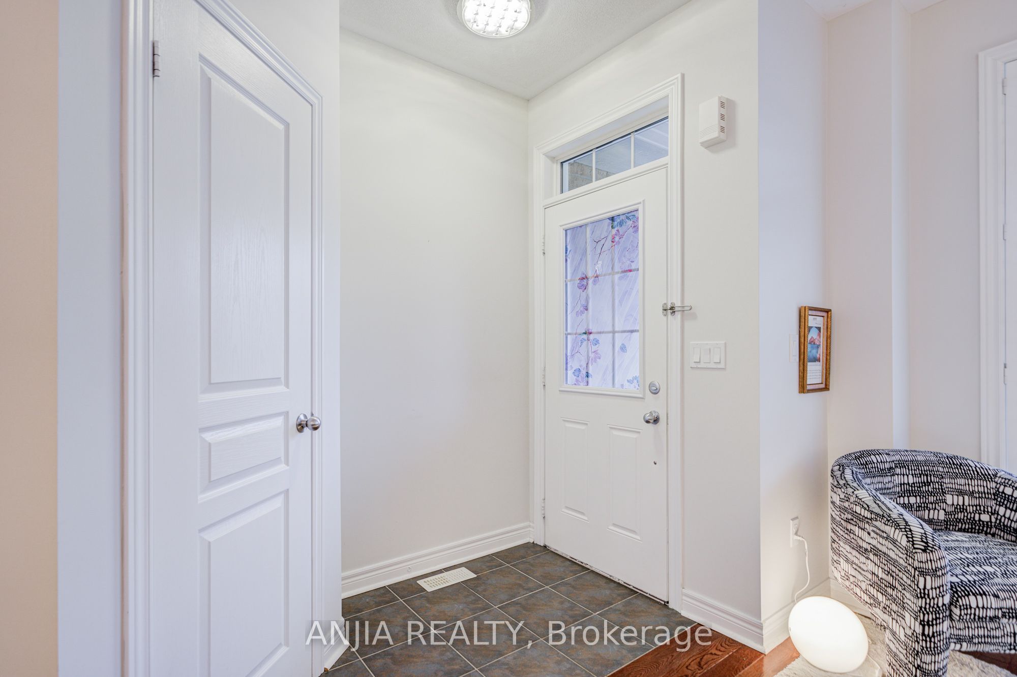 2406 Bur Oak Avenue, Markham, ON L6E 1K7 photo 3