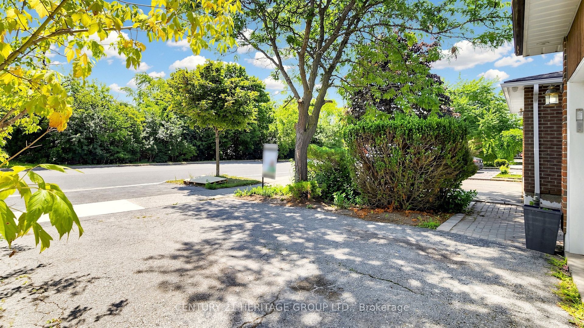 52 Lund Street, Richmond Hill, ON L4C 5V7 photo 3