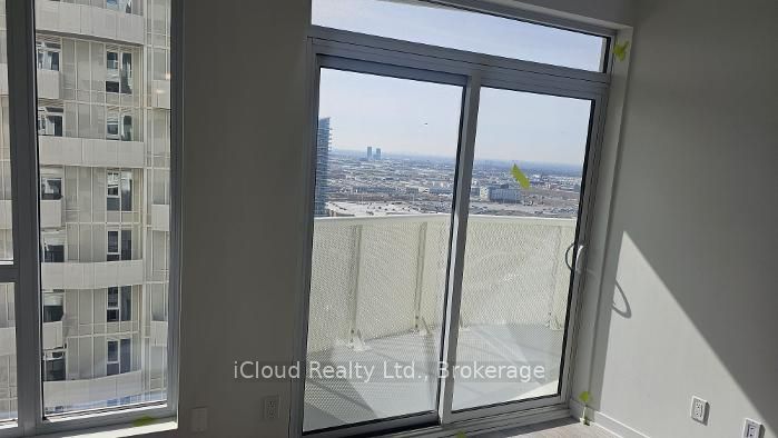 498 Caldari Road 2423, Vaughan, ON L4K 0R4 photo 4