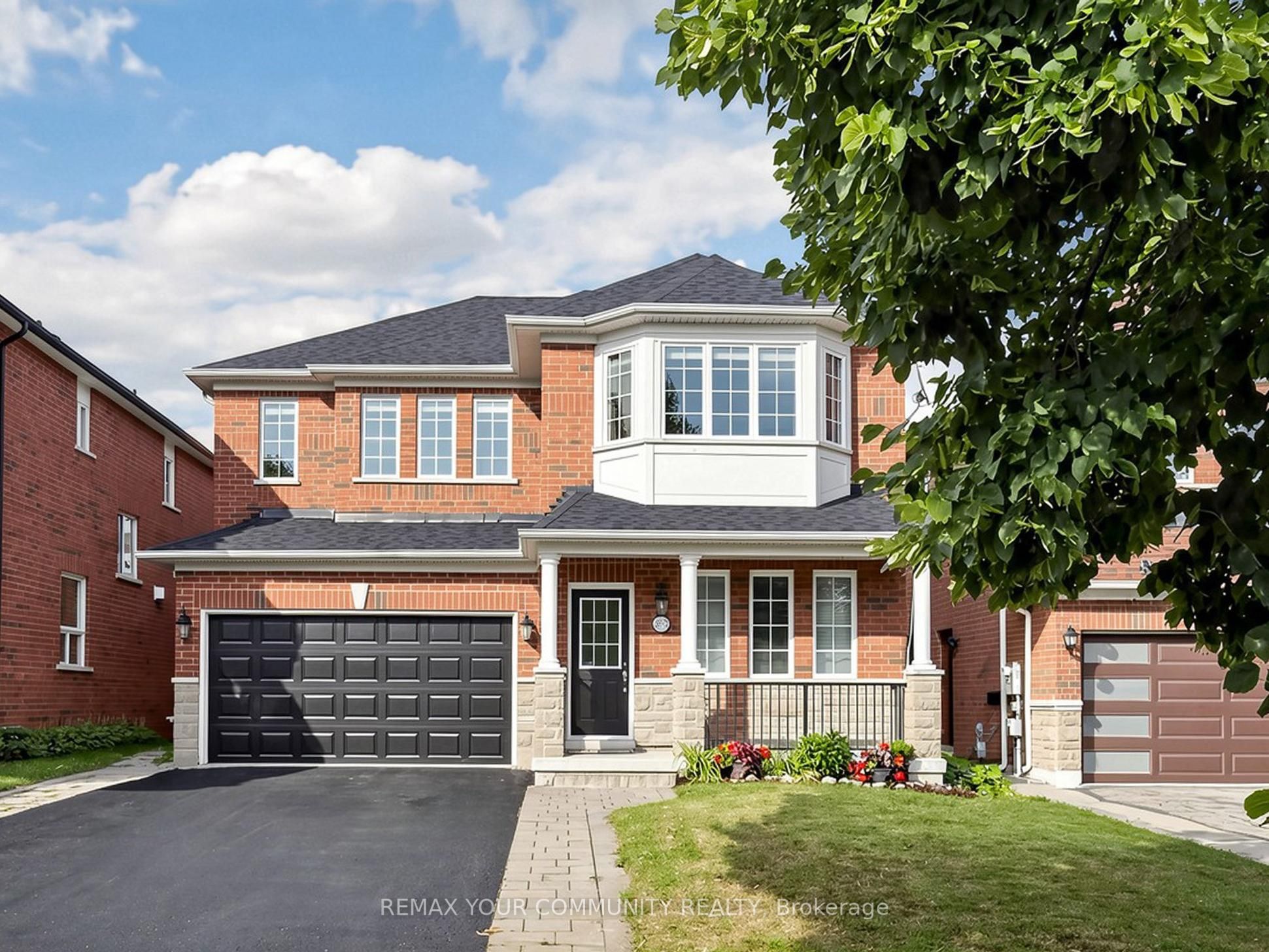 267 Bilbrough Street, Aurora, ON L4G 7X6 photo 2
