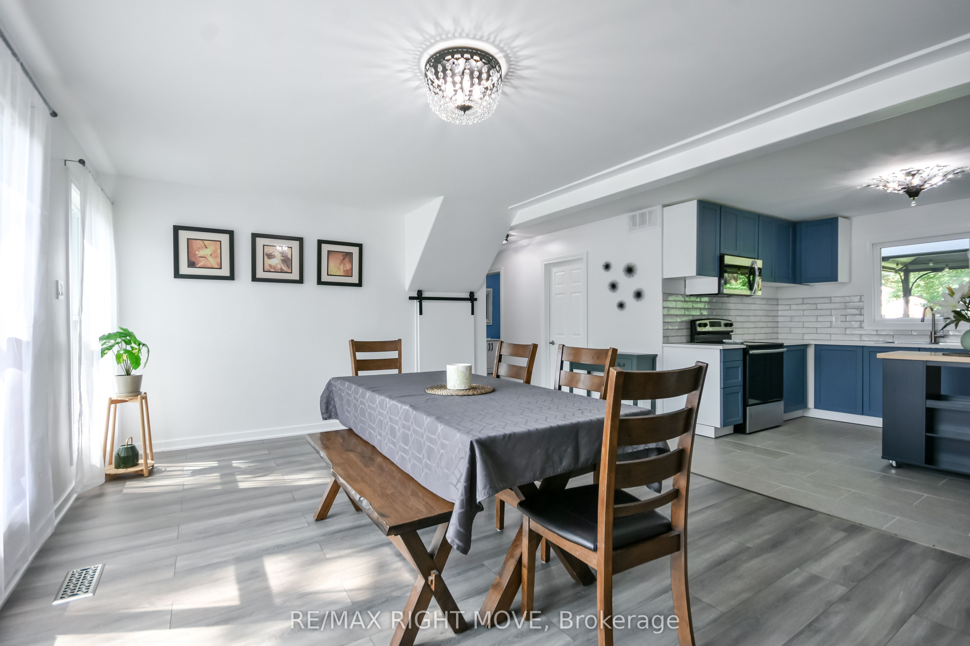 18 Bushey Avenue, Essa, ON L3W 0L2 photo 4