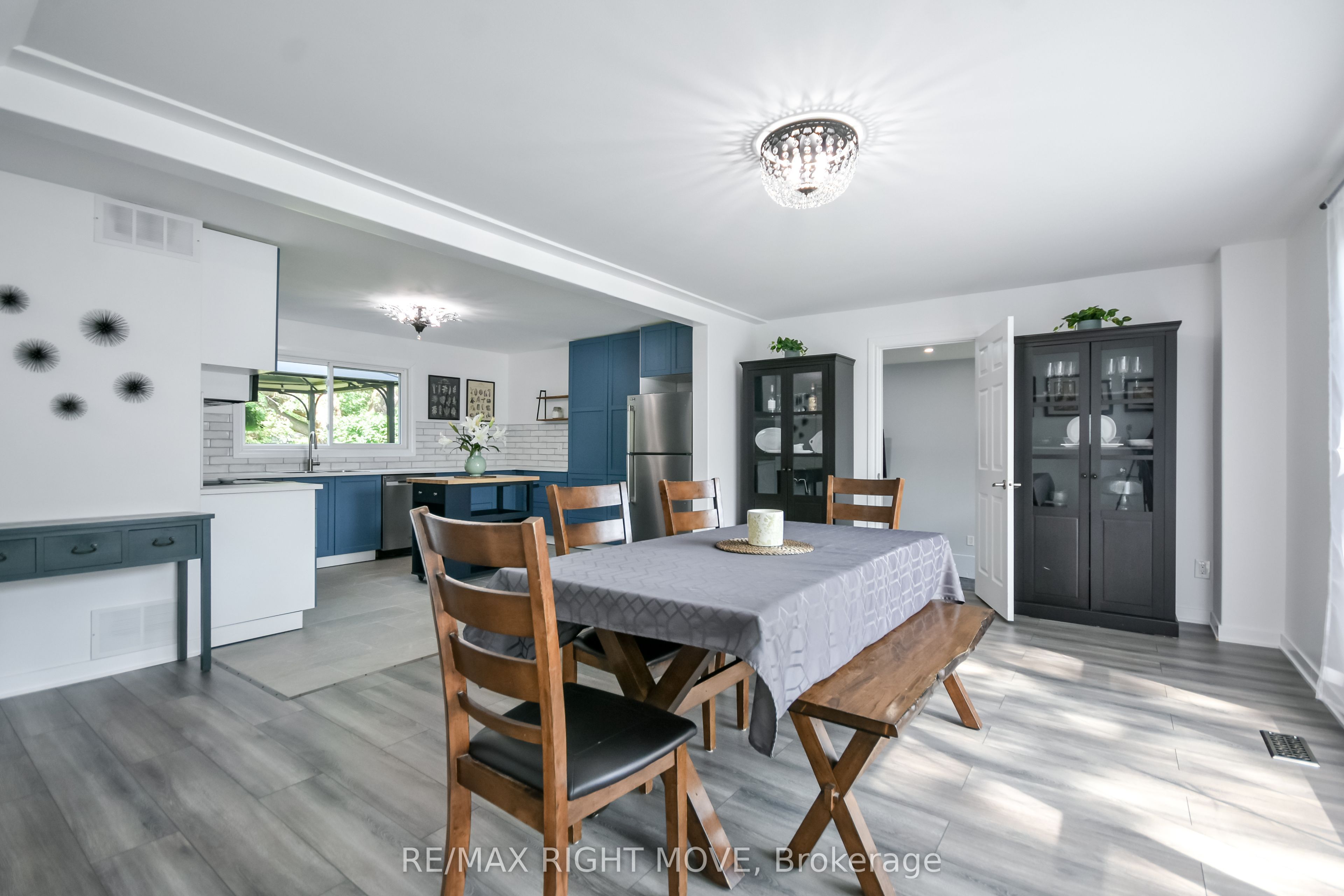 18 Bushey Avenue, Essa, ON L3W 0L2 photo 5