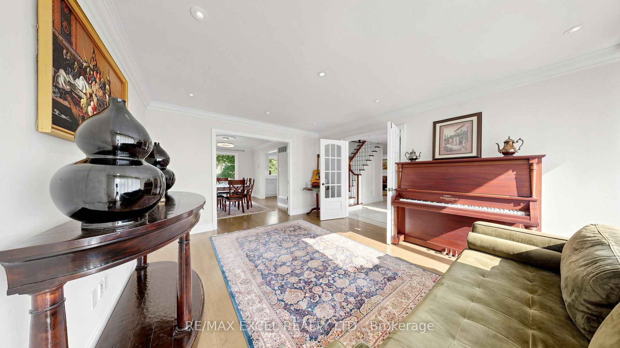 42 Blackforest Drive, Richmond Hill, ON L4E 2N6 photo 4