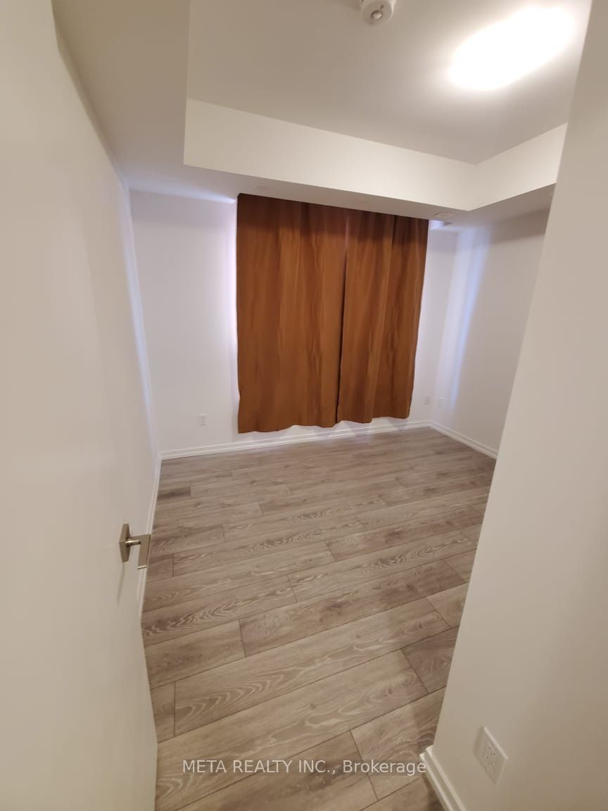 22 Lytham Green Circle 13, Newmarket, ON L3Y 0H3 photo 3