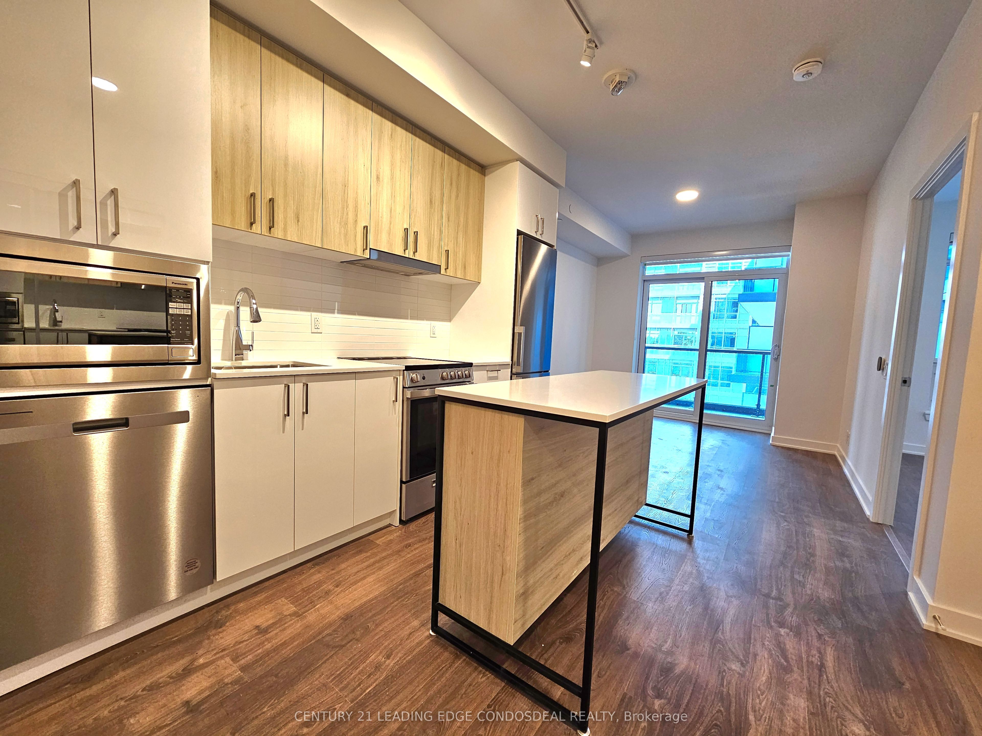 30 Upper Mall Way 419, Vaughan, ON L4J 0L7 photo 2