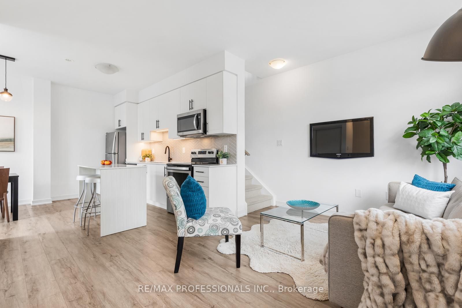 1 Lochlin Street, Vaughan, ON L4L 0M1 photo 2