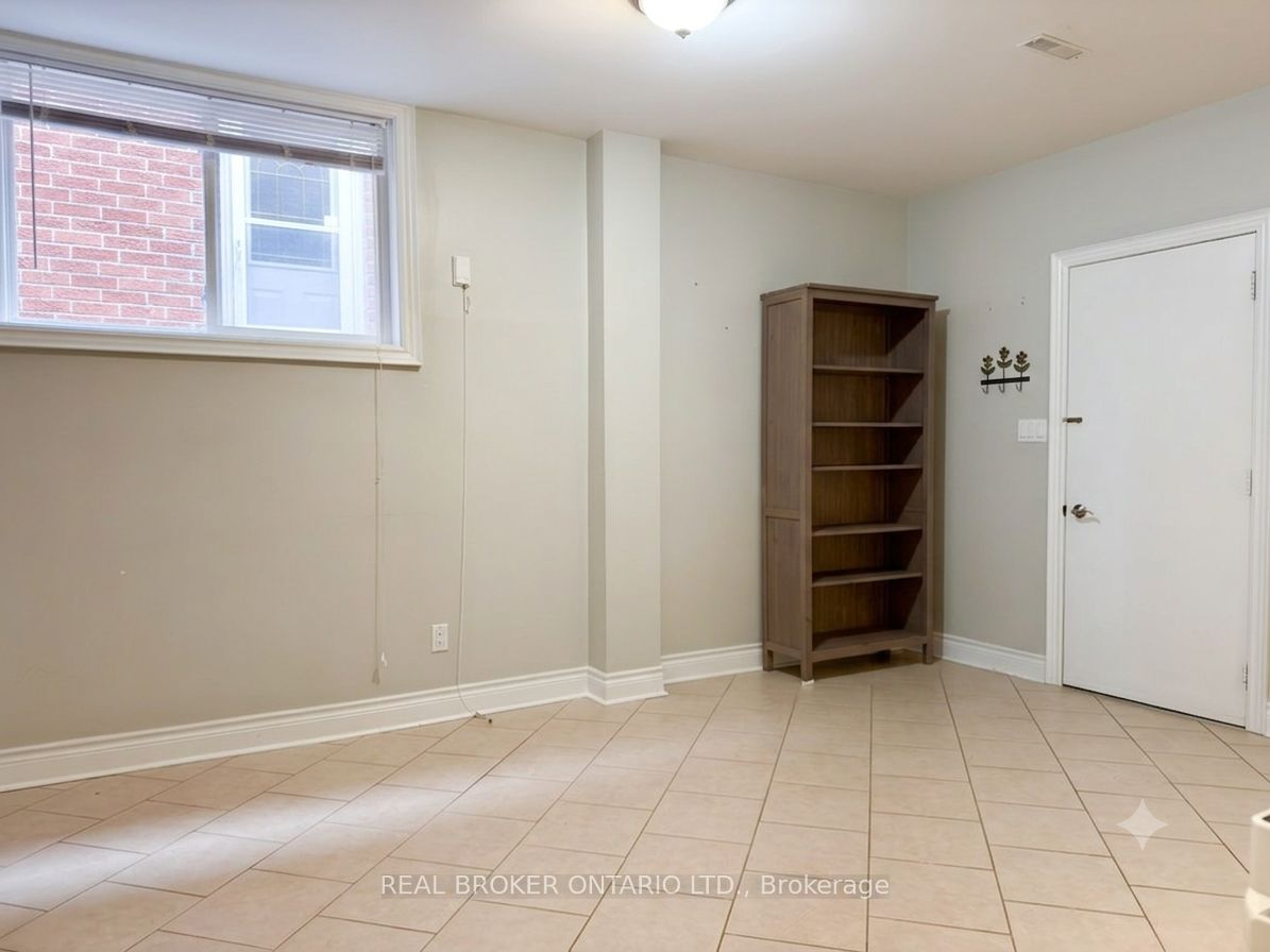 5 Twinberry Crescent Lower, Vaughan, ON L4L 3X5 photo 4