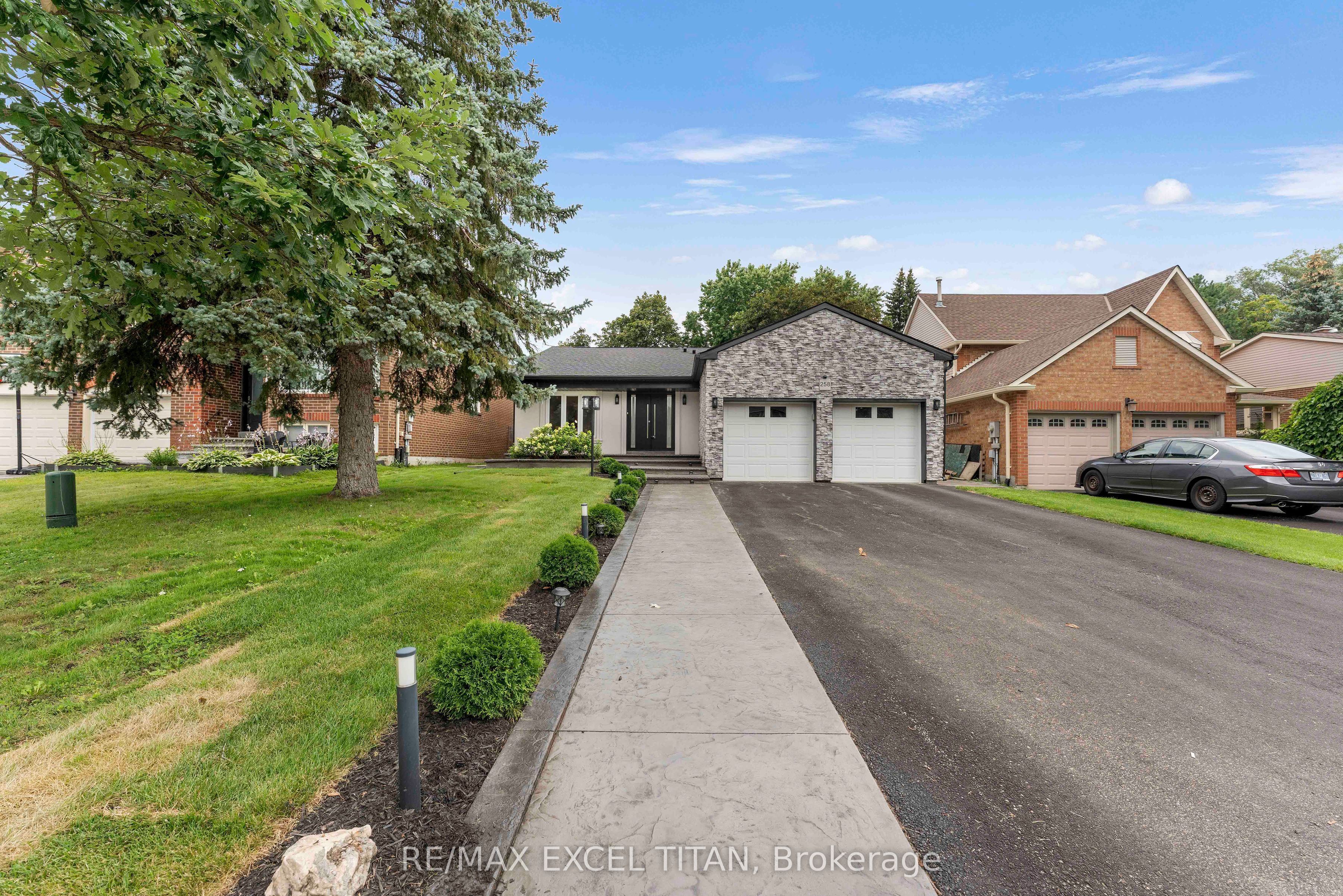 258 Glenway Circle, Newmarket, ON L3Y 7S7 photo 3