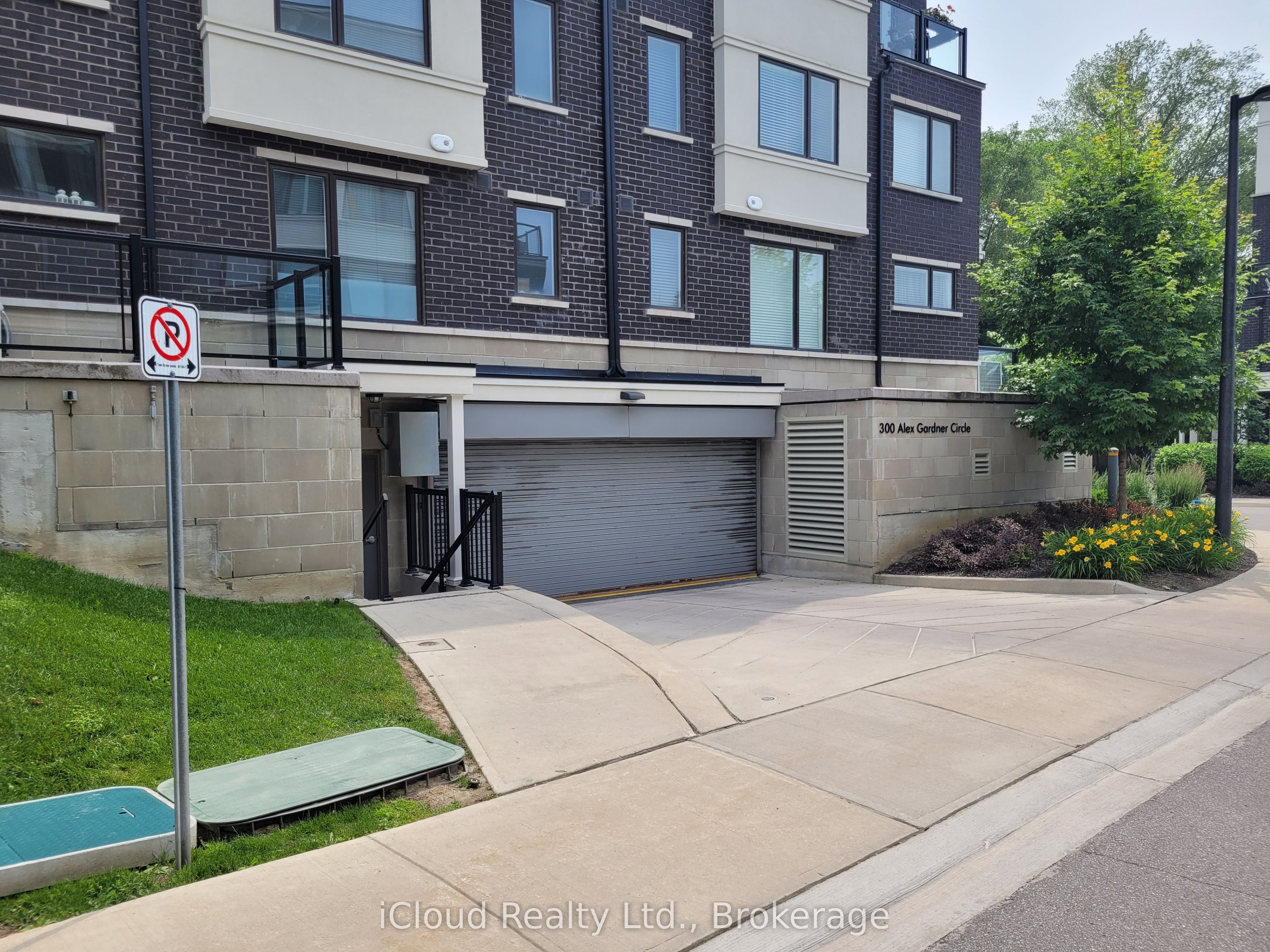 300 Alex Gardner Circle 55, Aurora, ON L4G 3G5 photo 4