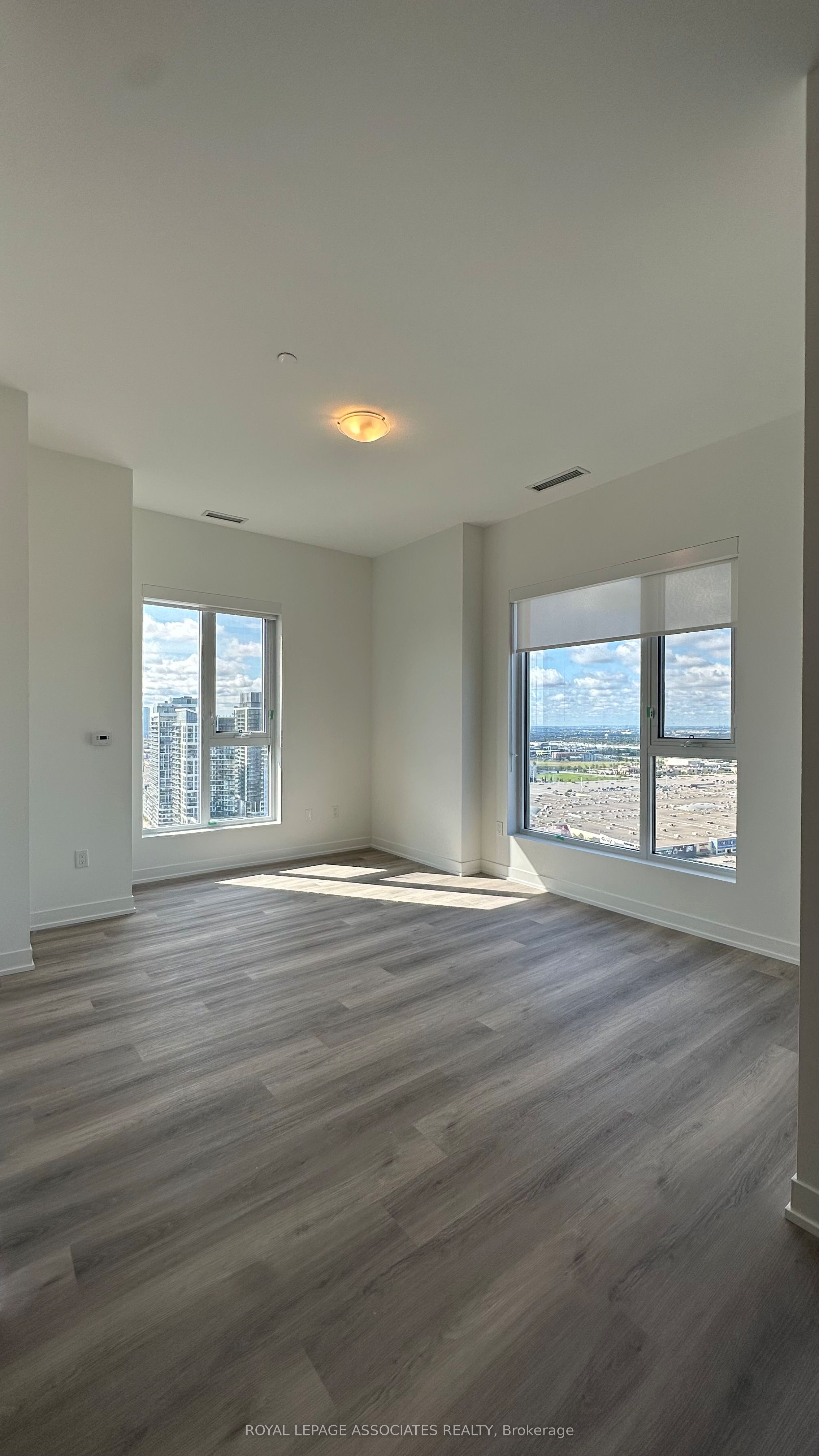 10 Abeja Street 2709, Vaughan, ON L4K 0R4 photo 4