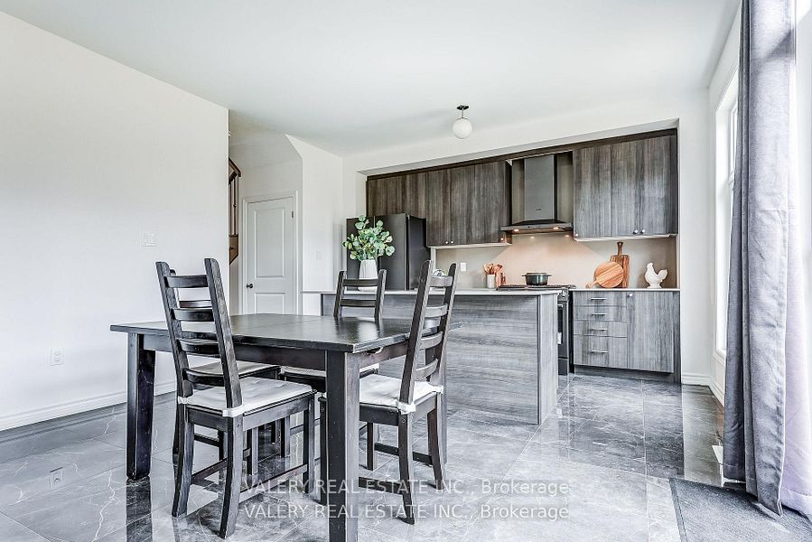 26 Sam Battaglia Crescent, Georgina, ON L0E 1R0 photo 3