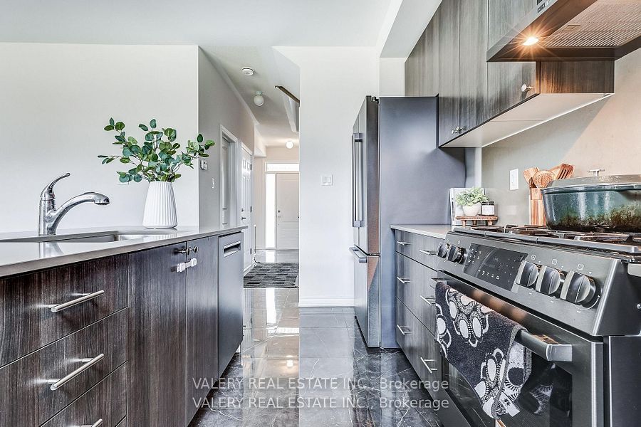 26 Sam Battaglia Crescent, Georgina, ON L0E 1R0 photo 4