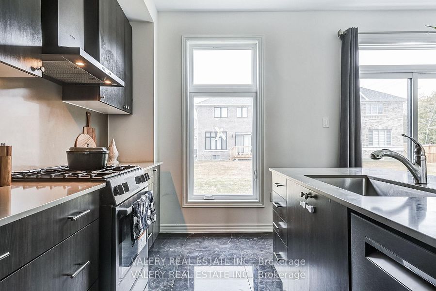 26 Sam Battaglia Crescent, Georgina, ON L0E 1R0 photo 5