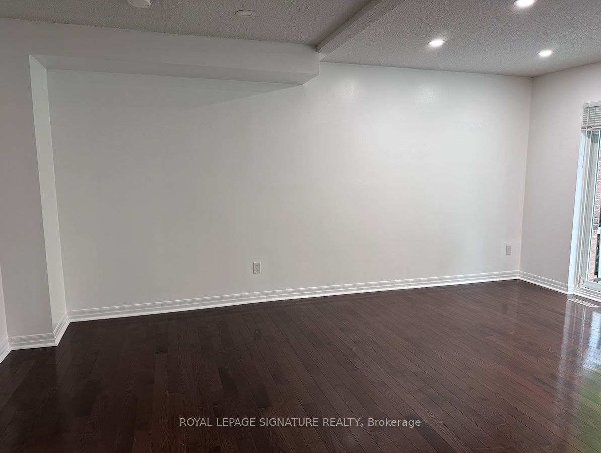 602 Gibney Crescent, Newmarket, ON L3X 1Y3 photo 2