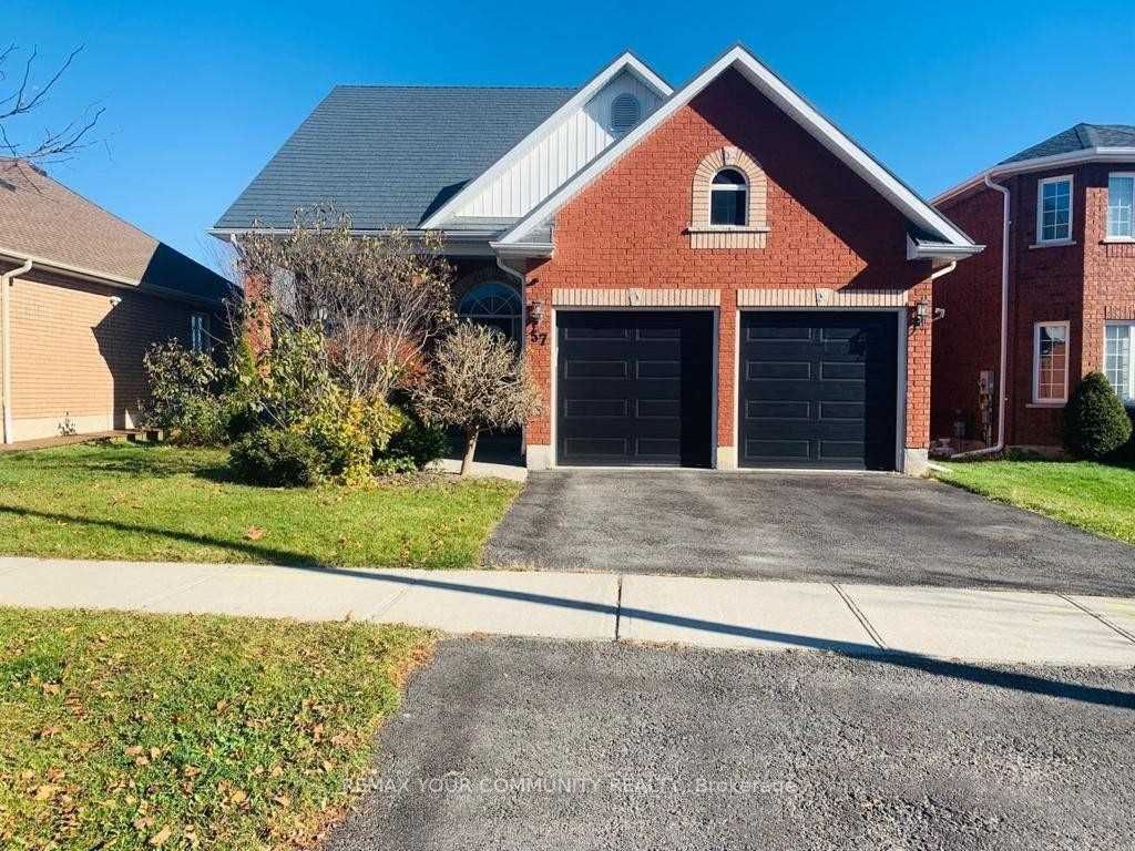 57 Metcalfe Drive, Bradford West Gwillimbury, ON L3Z 3C8