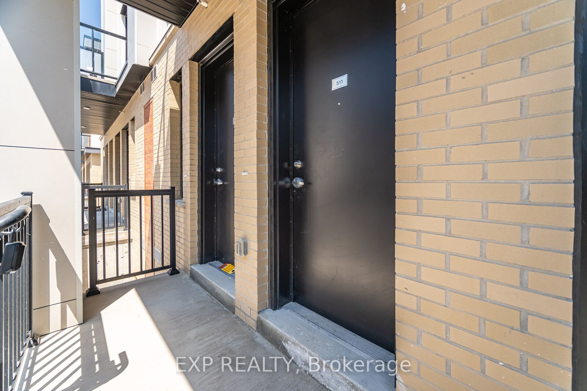 9 Steckley House Lane 511, Richmond Hill, ON L4S 0N1 photo 3