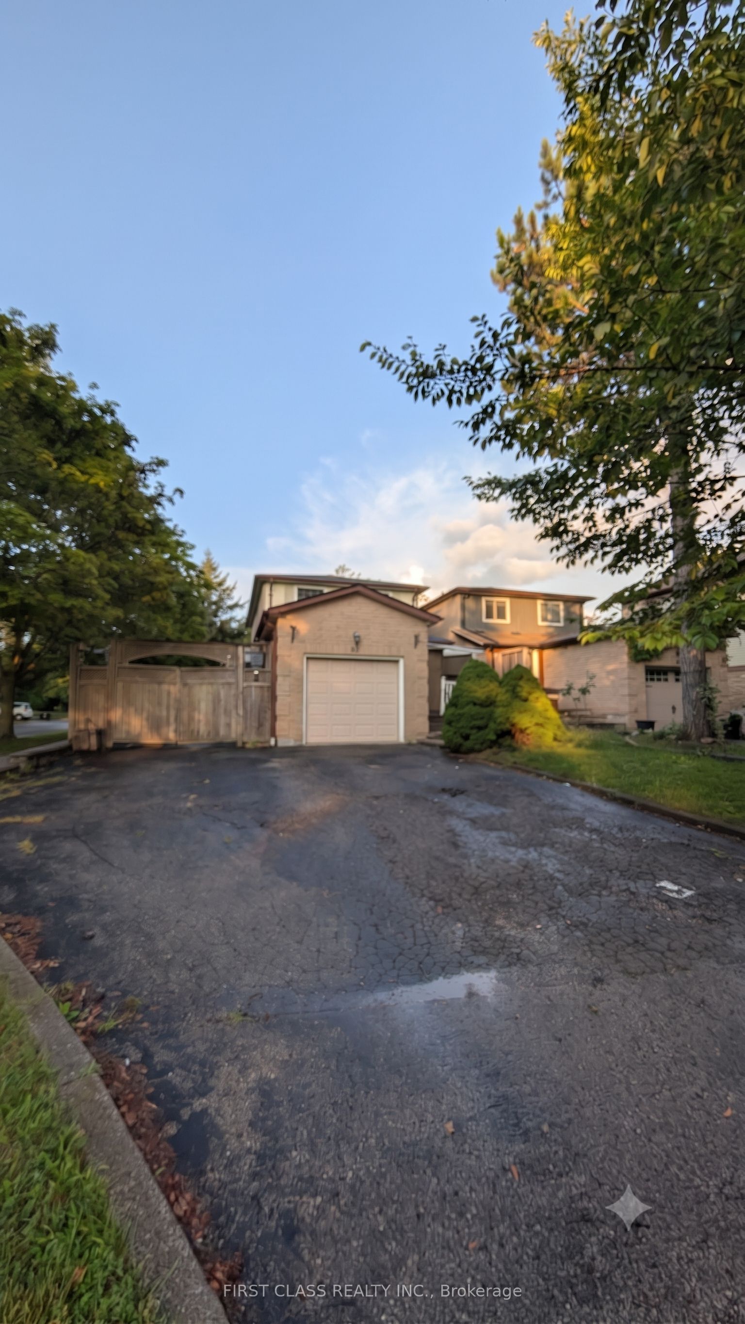 63 Marlow Crescent, Markham, ON L3R 4P4