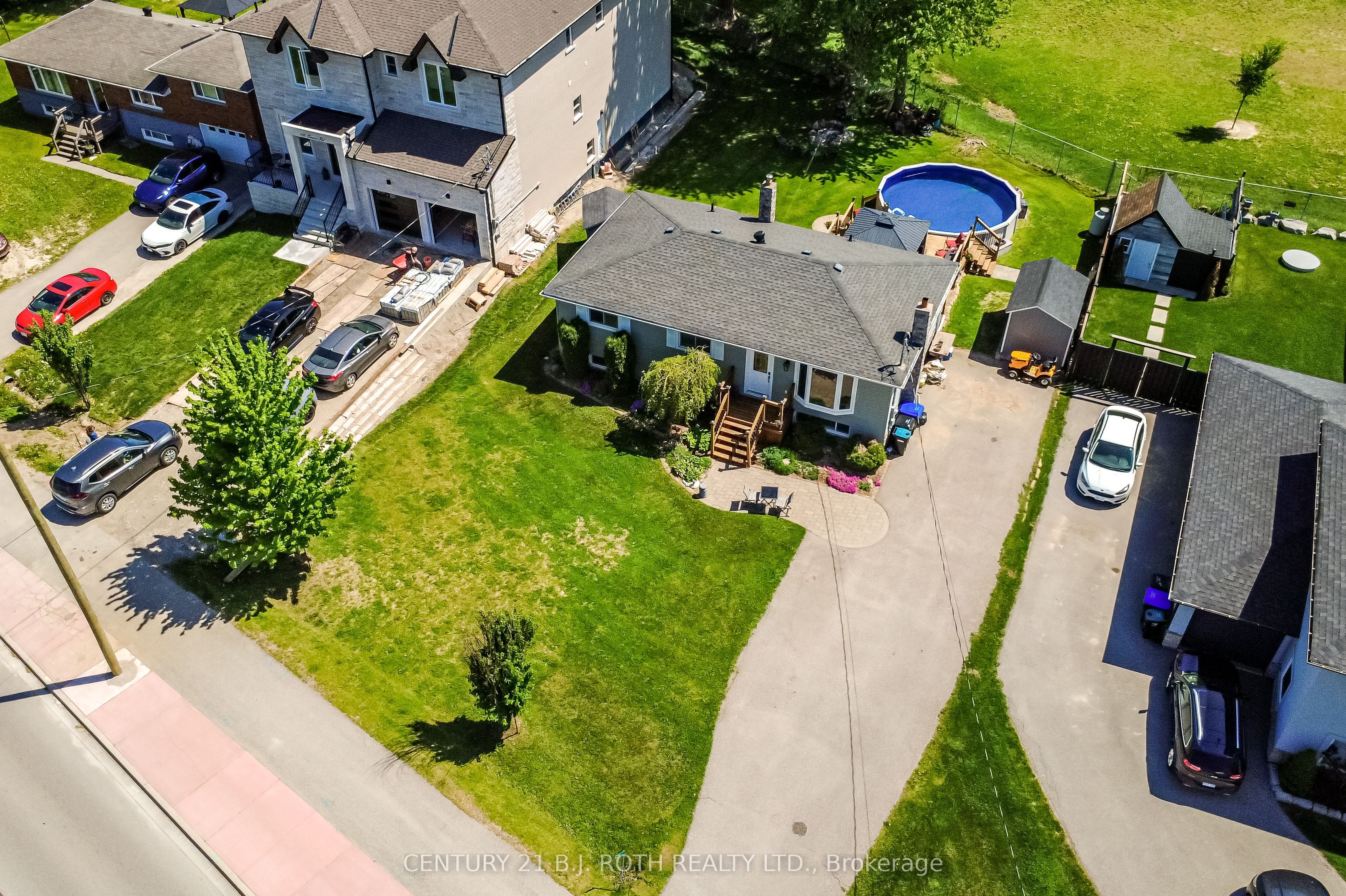671 Simcoe Road, Bradford West Gwillimbury, ON L3Z 4B4 photo 4