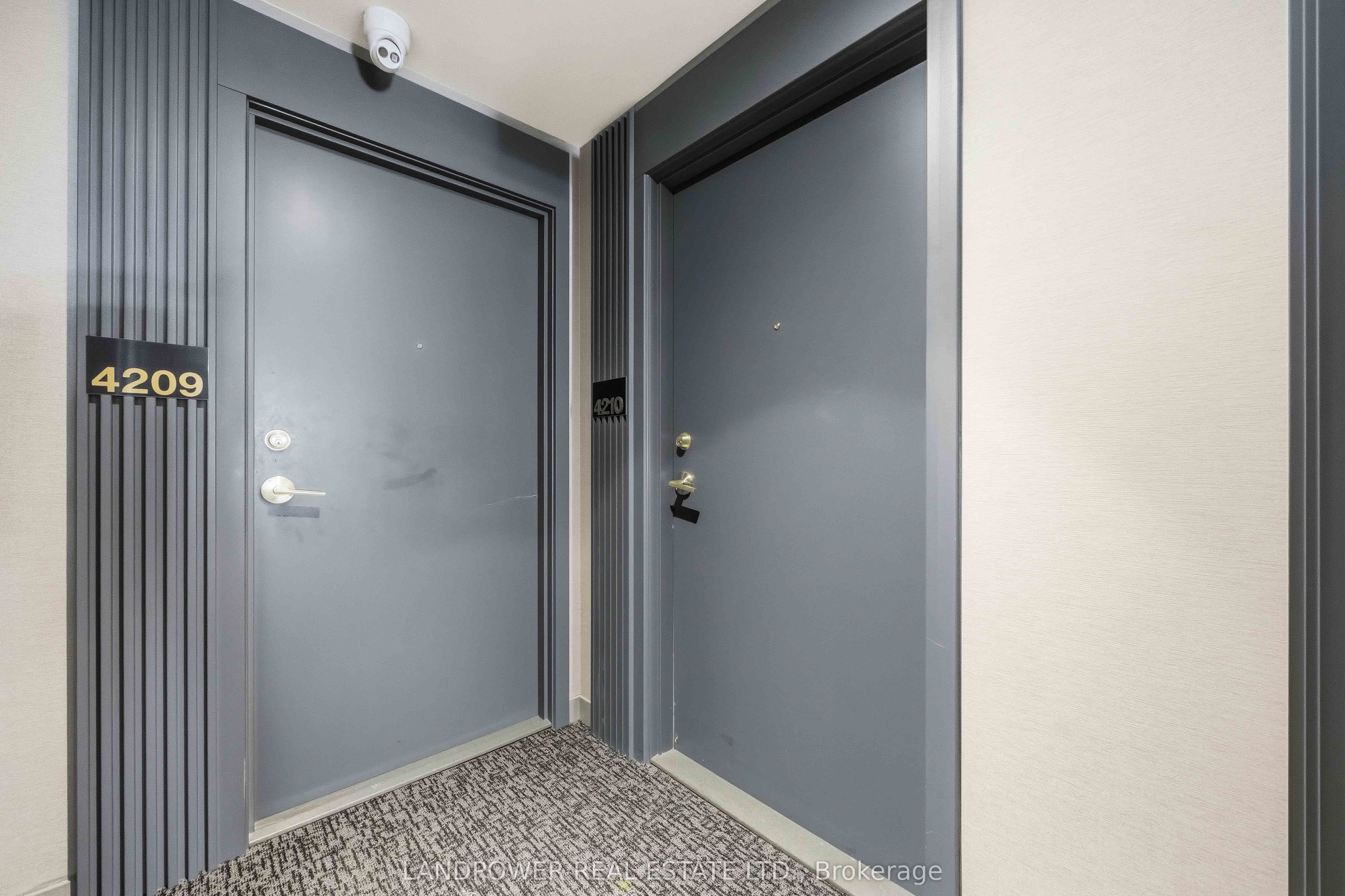 898 Portage Parkway 4210, Vaughan, ON L4K 0J6 photo 5