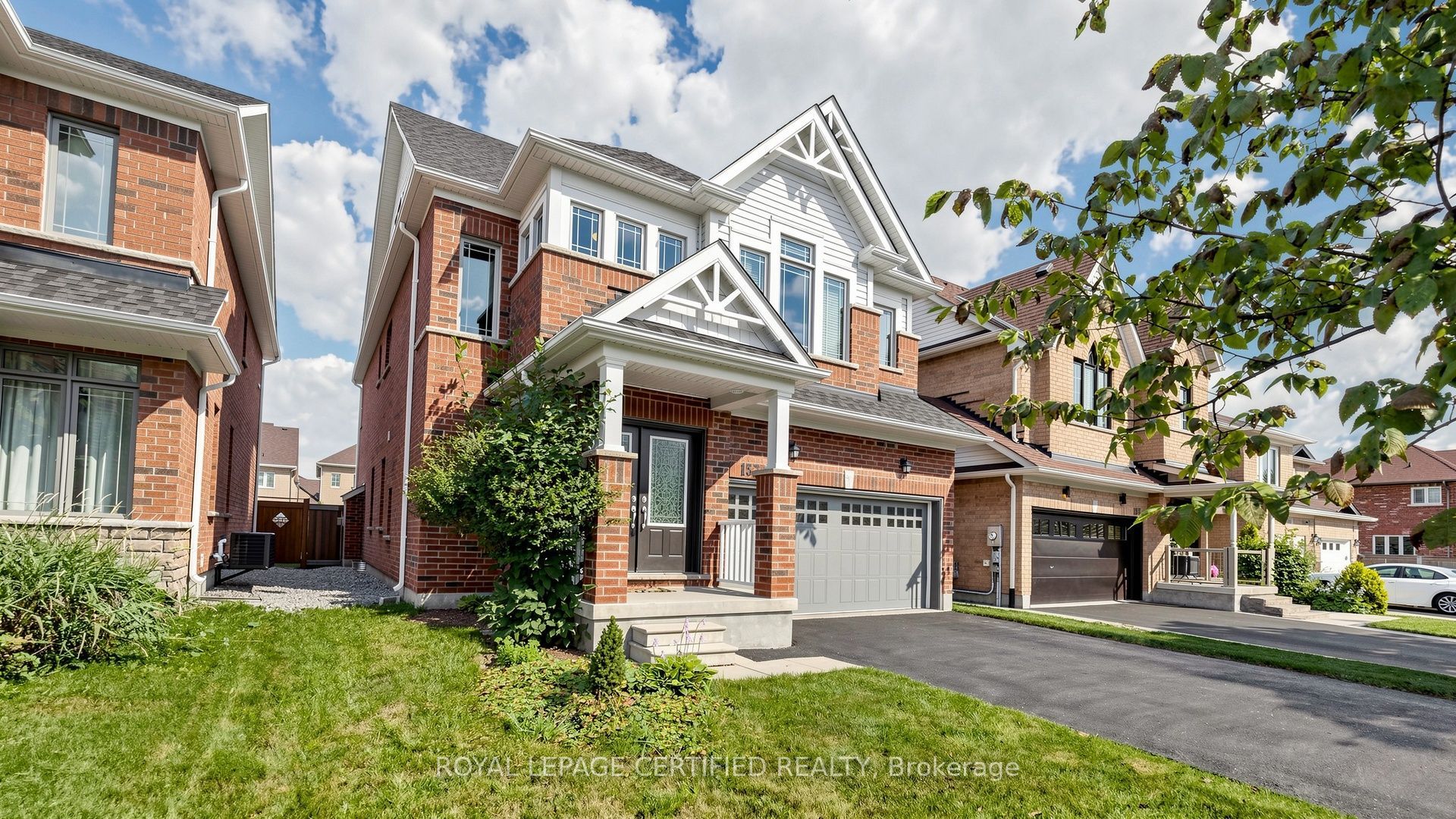 153 Romanelli Crescent, Bradford West Gwillimbury, ON L3Z 0X6 photo 3