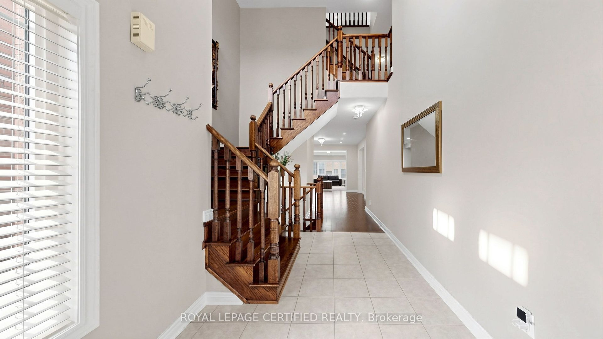 153 Romanelli Crescent, Bradford West Gwillimbury, ON L3Z 0X6 photo 5