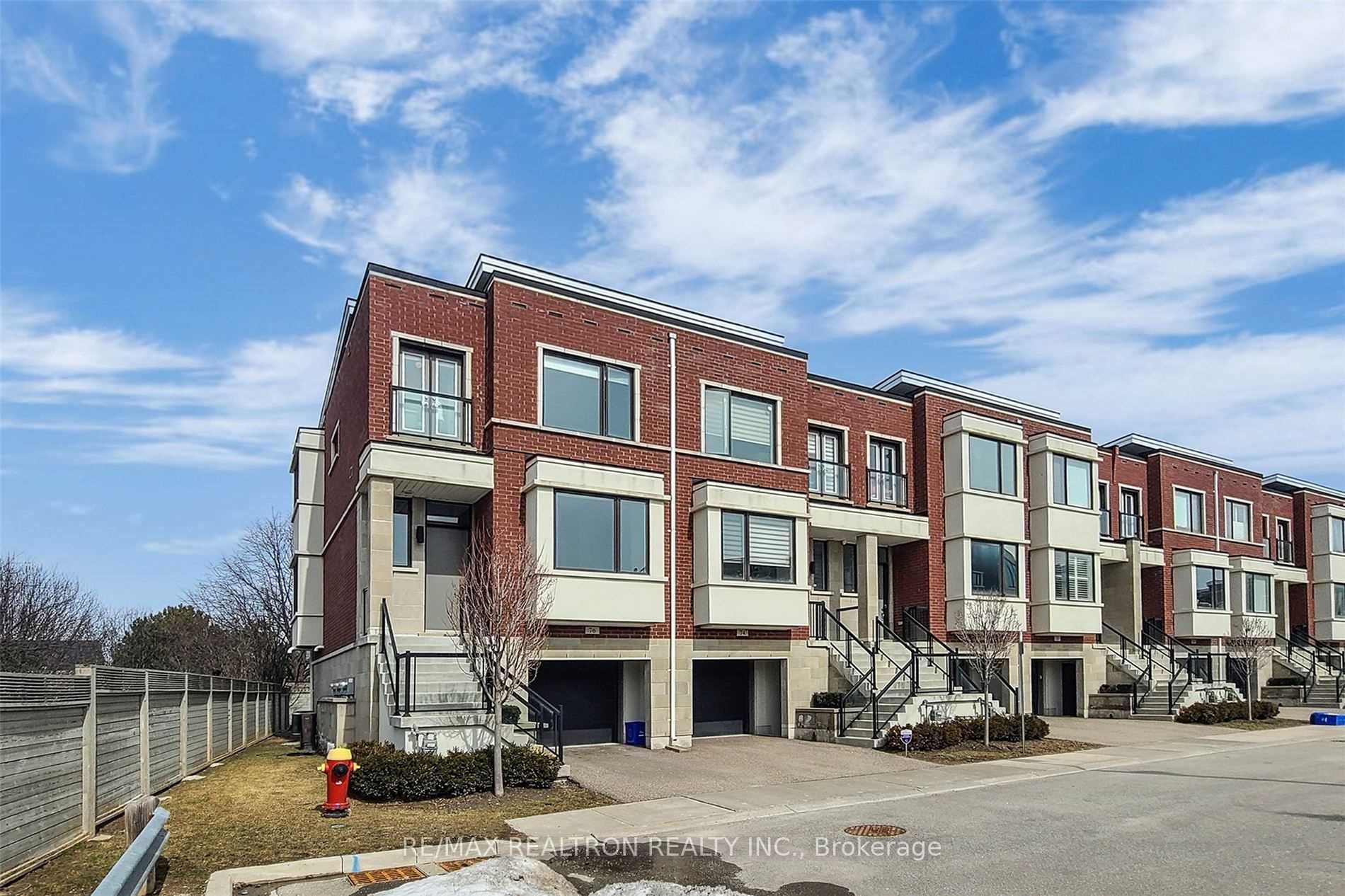 76 Genuine Lane, Richmond Hill, ON L4B 0E5 photo 2