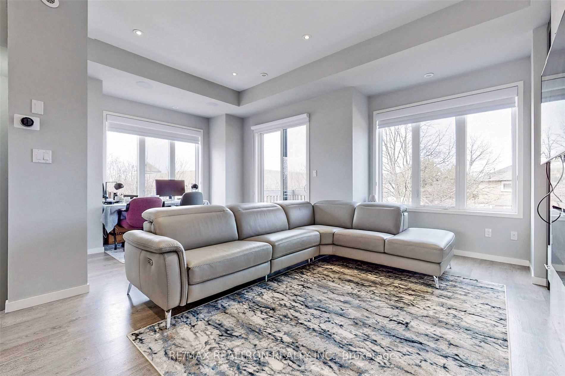 76 Genuine Lane, Richmond Hill, ON L4B 0E5 photo 4