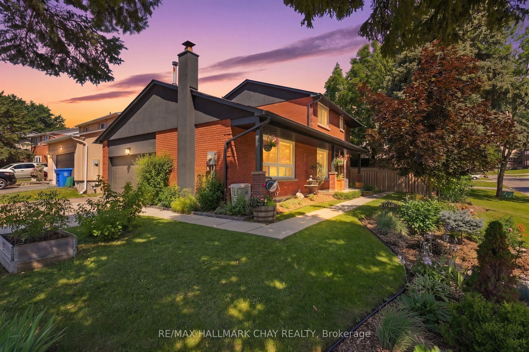 278 Carlisle Street, Newmarket, ON L3Y 6C1