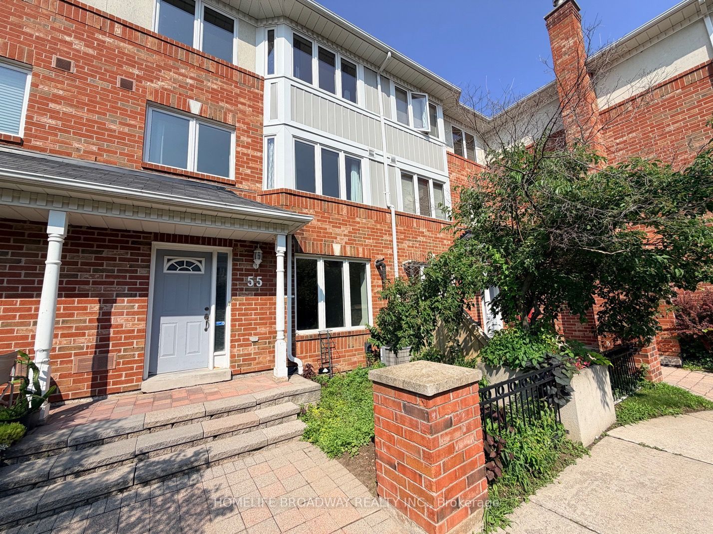 18 Clark Avenue W 55, Vaughan, ON L4J 8H1
