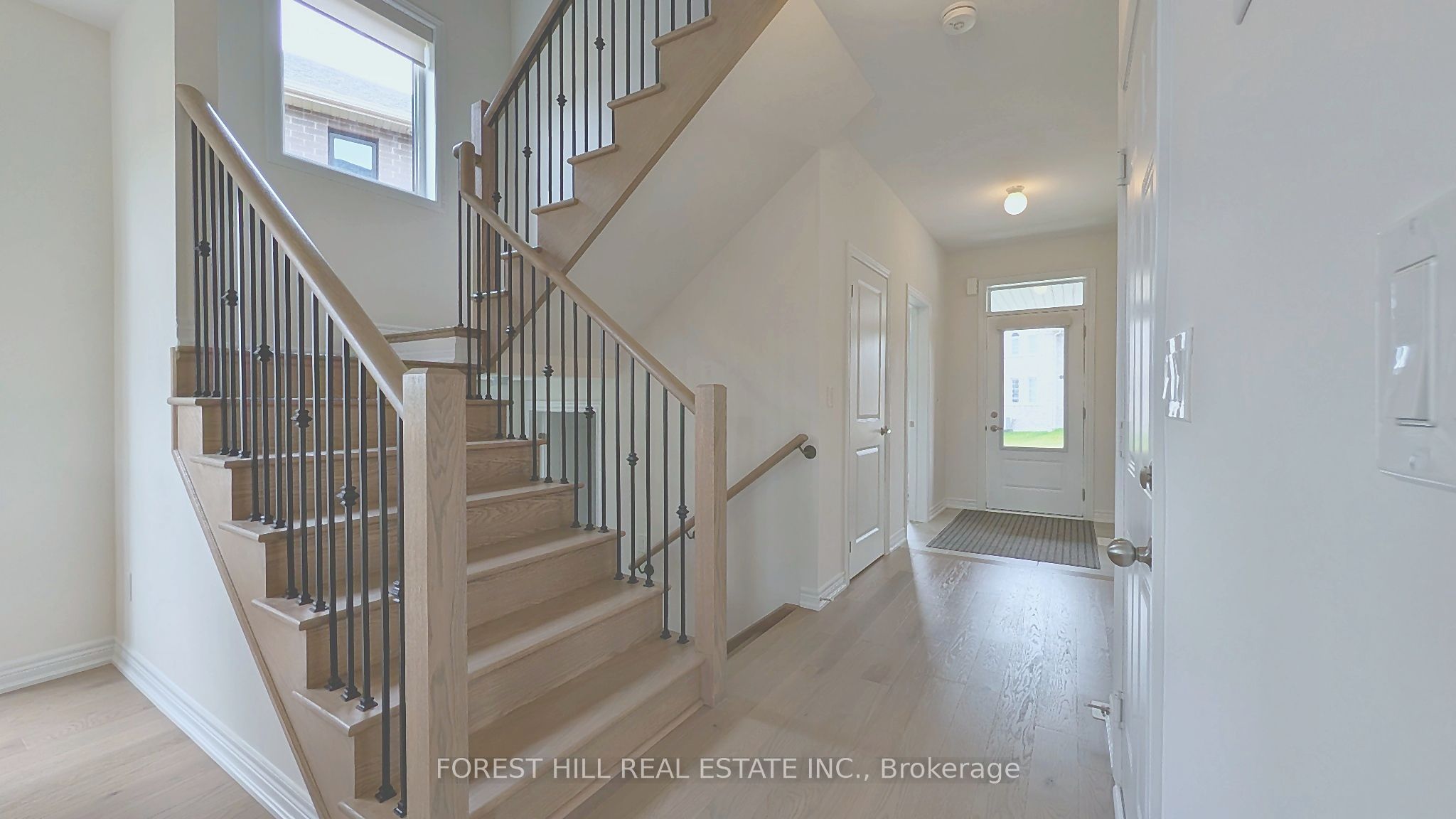 1362 Davis Loop, Innisfil, ON L0L 1W0 photo 3