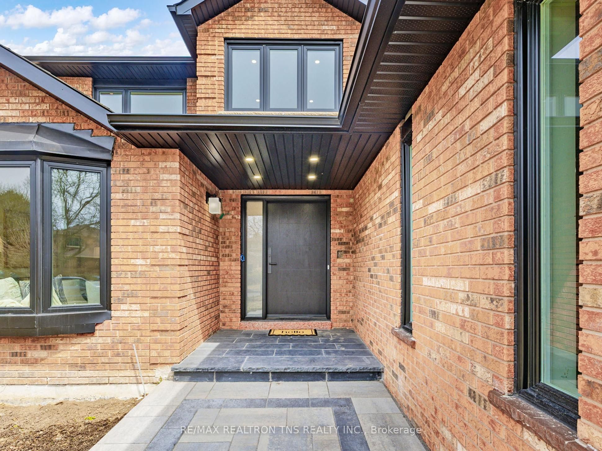 46 Sycamore Drive, Markham, ON L3T 5V6 photo 3