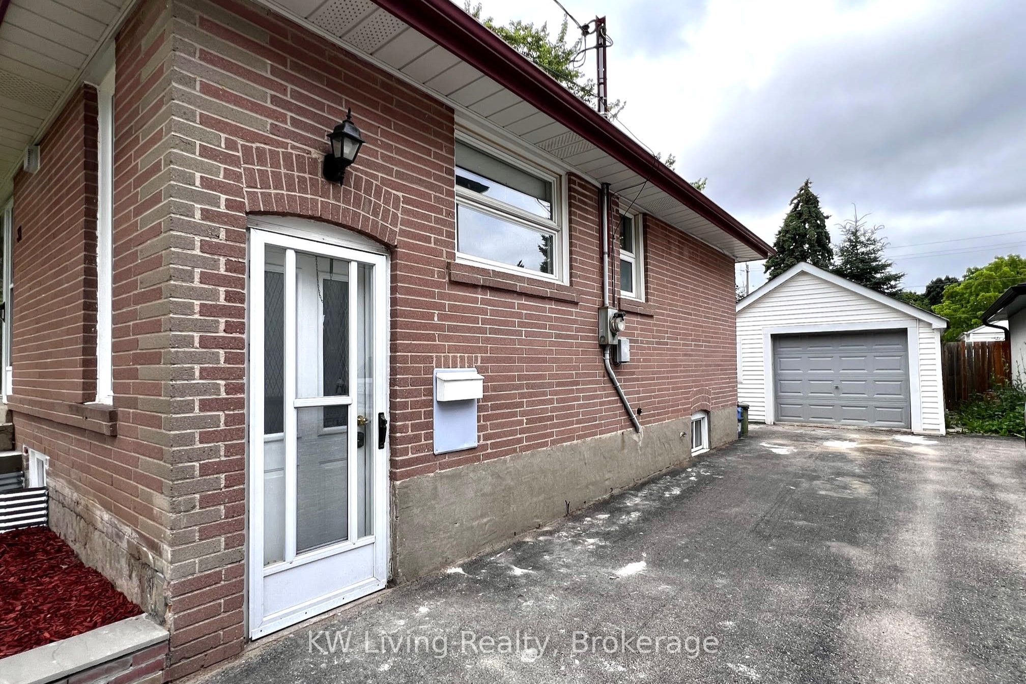 311 Boisdale Avenue Basement, Richmond Hill, ON L4C 1R4 photo 3