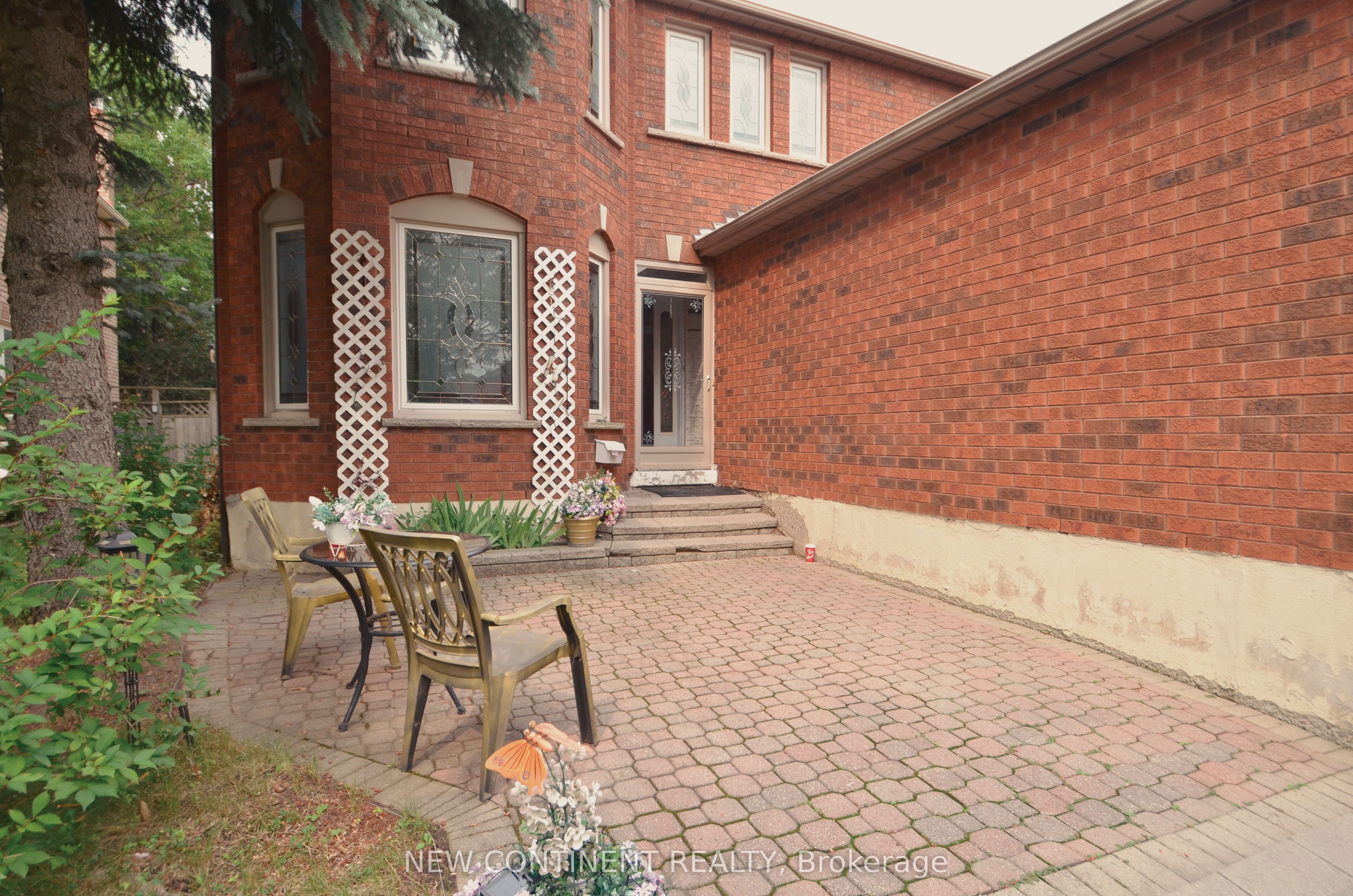 67 Cornell Crescent Main & 2nd, Markham, ON L3S 3H2 photo 2