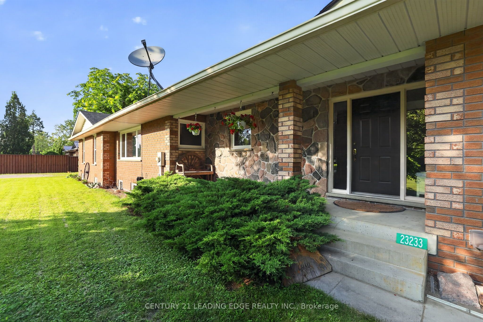 23233 Miles Road, Georgina, ON L0E 1R0 photo 4