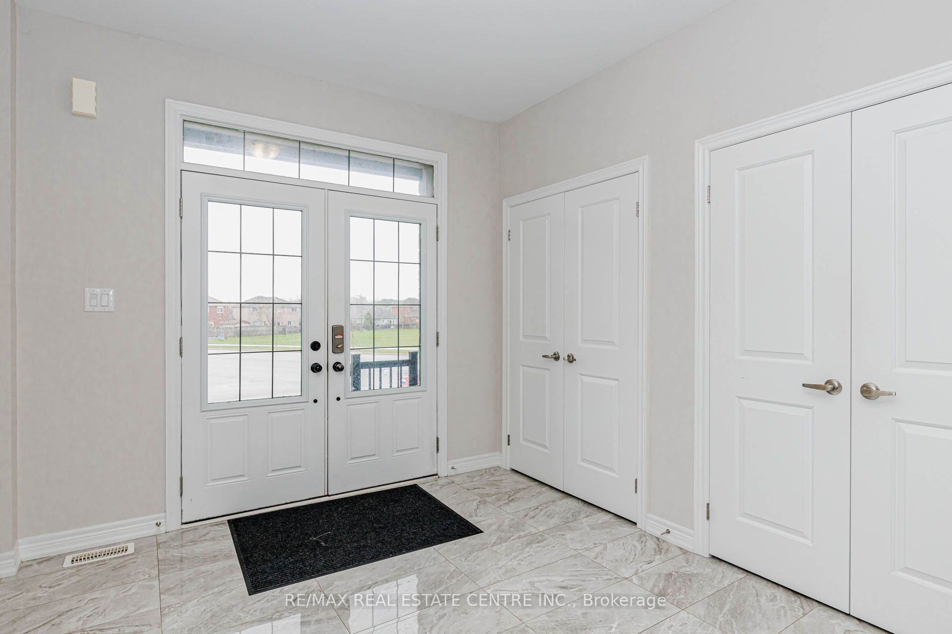 1332 Blackmore Street, Innisfil, ON L9S 0J8 photo 3
