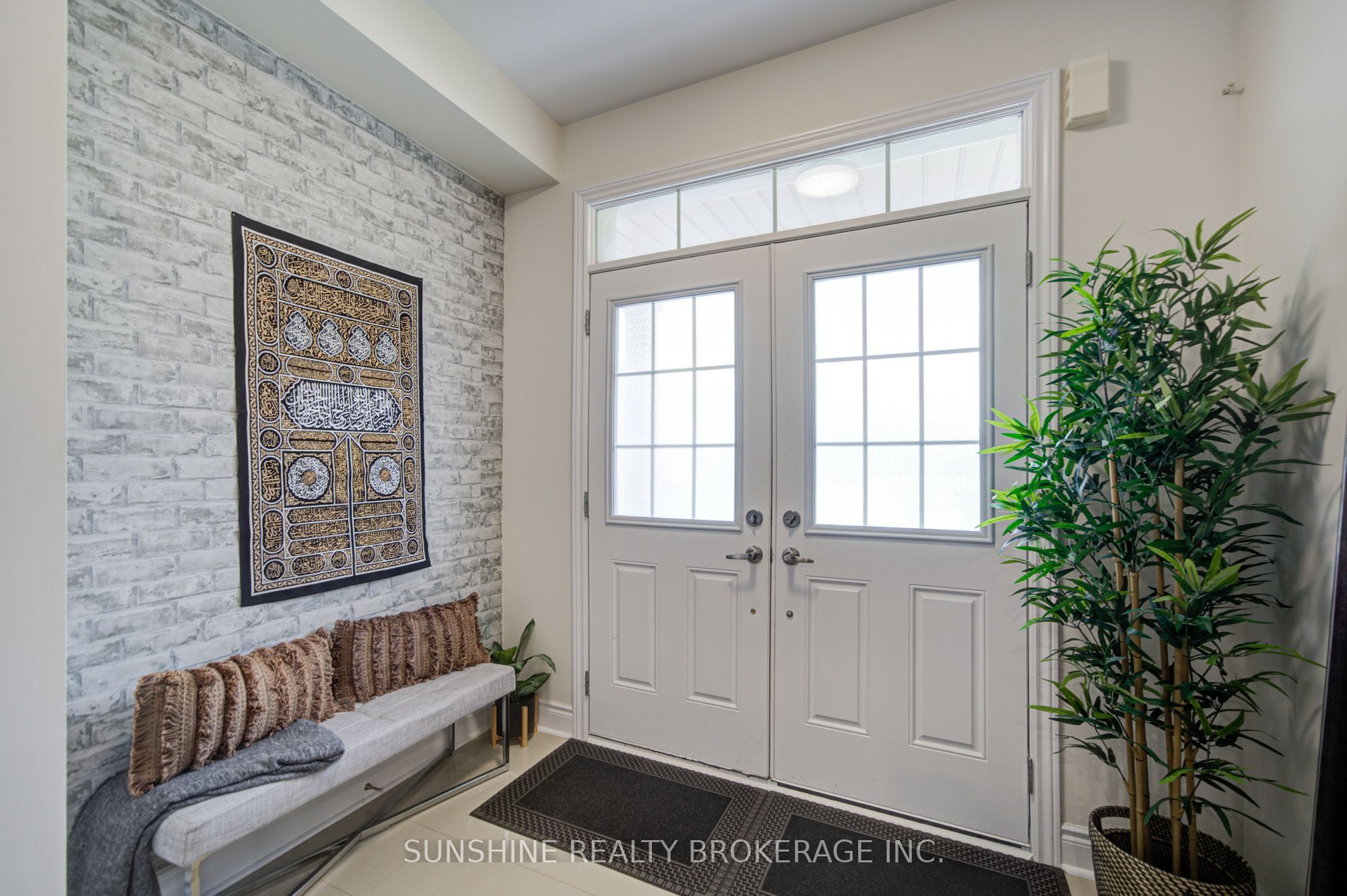 966 Sherman Brock Circle, Newmarket, ON L3X 0G7 photo 4