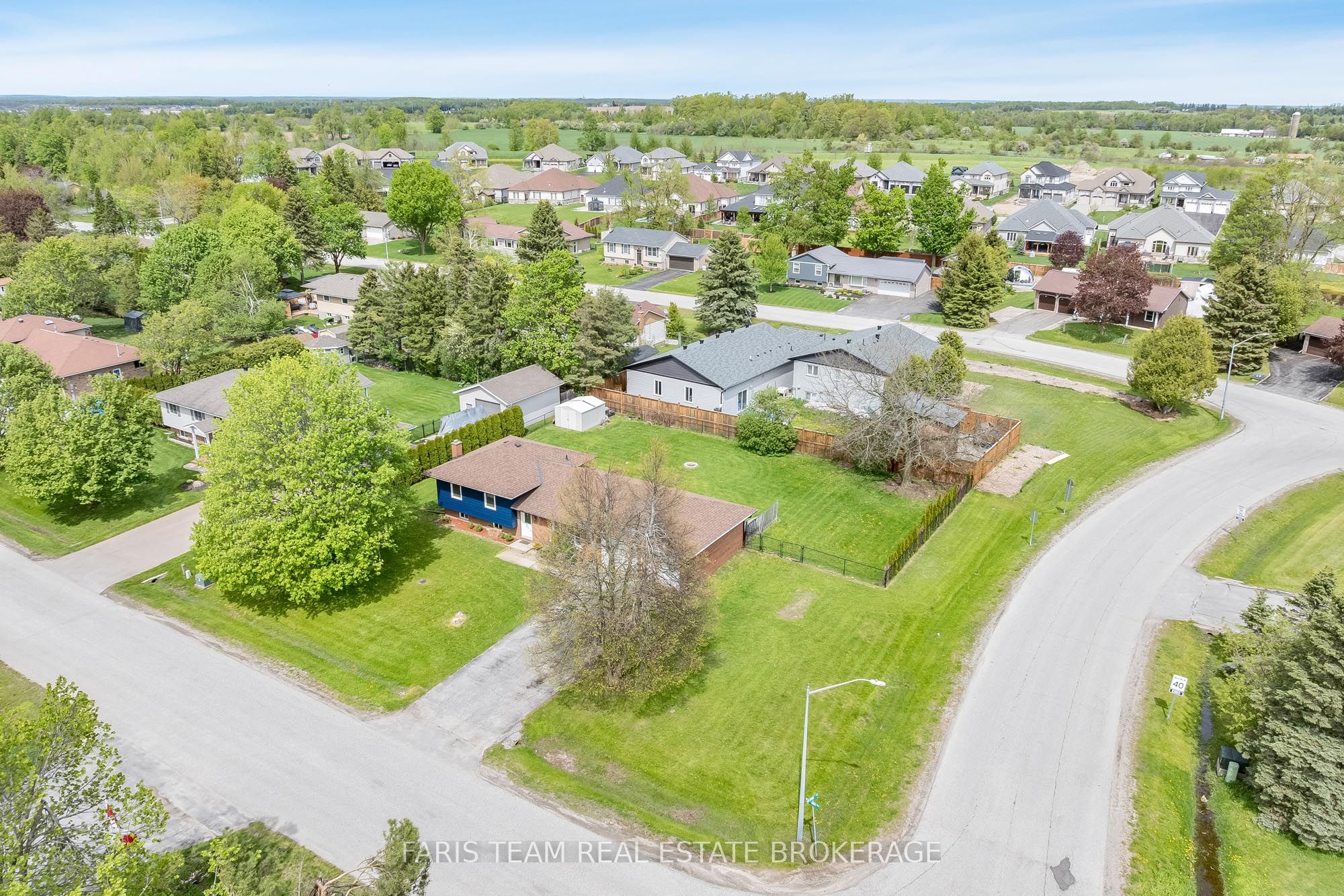 201 Parkside Crescent, Innisfil, ON L9S 1G2 photo 2