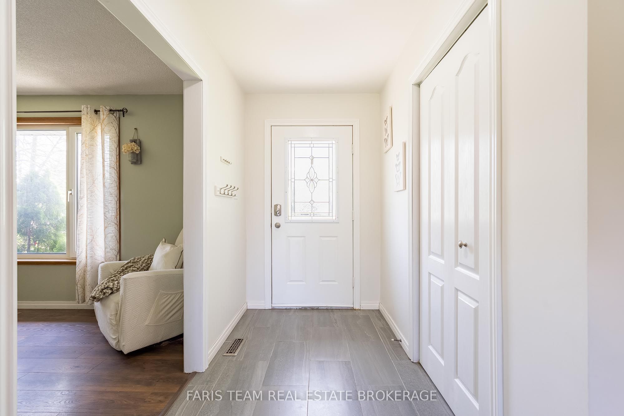 201 Parkside Crescent, Innisfil, ON L9S 1G2 photo 5