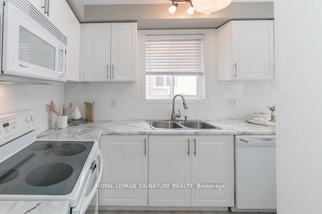 1989 Prince Court, Innisfil, ON L9S 0E7 photo 3