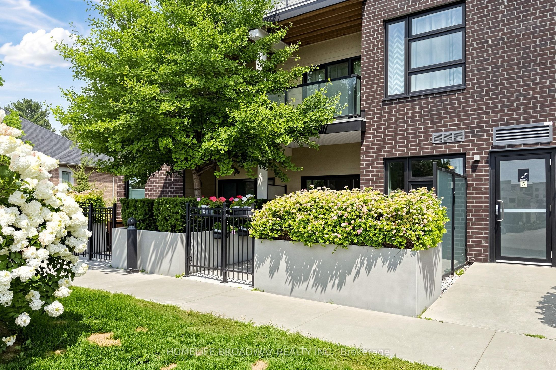 555 William Graham Drive 105, Aurora, ON L4G 3H9 photo 5