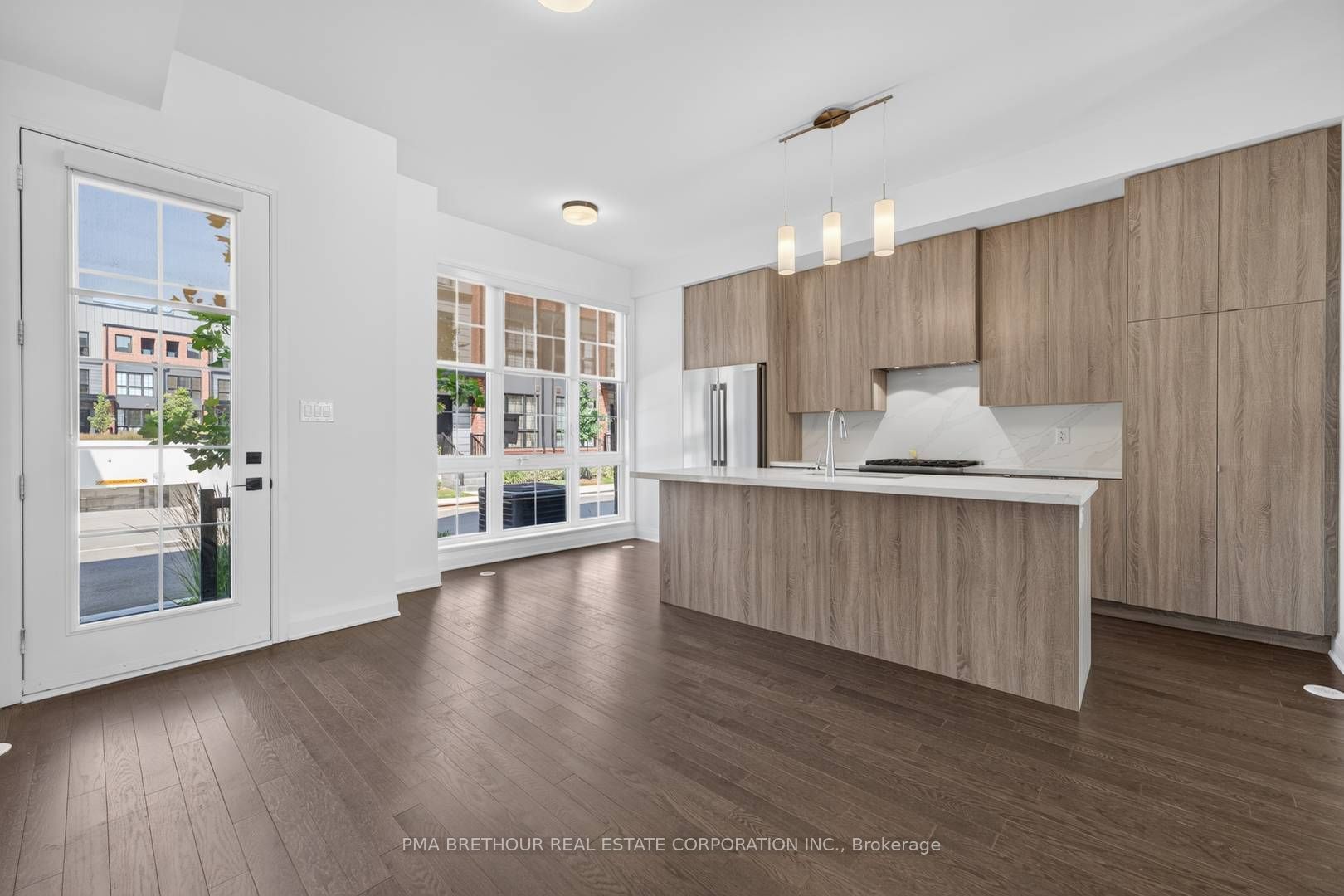 222 Atkinson Avenue, Vaughan, ON L4J 4R3 photo 3