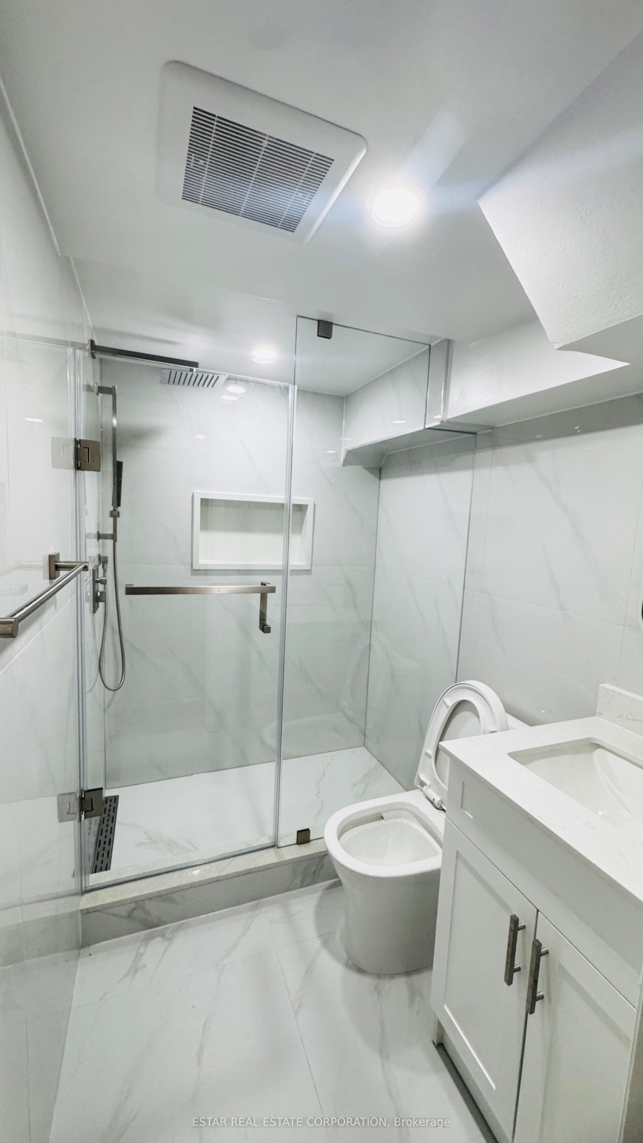 39 Loweswater Avenue Basement, Markham, ON L3R 7W8 photo 3